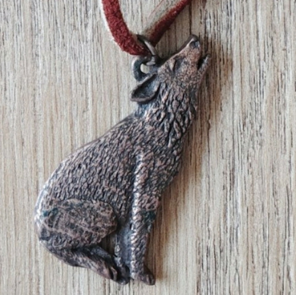 Hand Crafted Copper Wolf Pendant Necklace / 2" Howling Wolf Figure Necklace - Picture 10 of 11